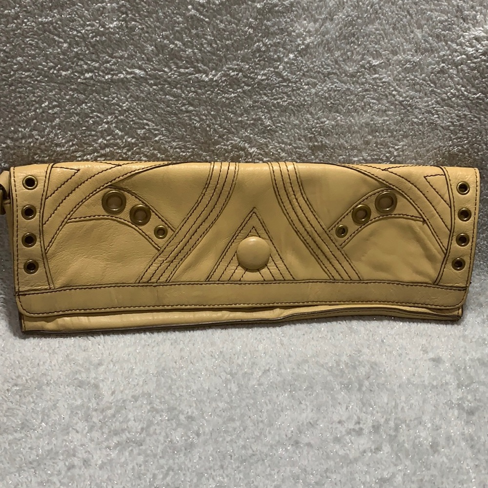 Betsy Johnson beige clutch